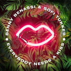 Benny Benassi & Sofi Tukker - Everybody Needs A Kiss (Extended Mix)