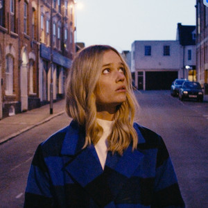 Florrie - Kissing In The Cold (Mistletoe Version)